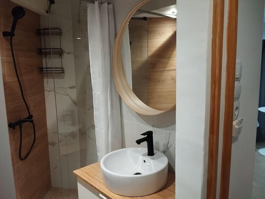 Nektar Cosy Apartment In City Centre Ateny Zewnętrze zdjęcie